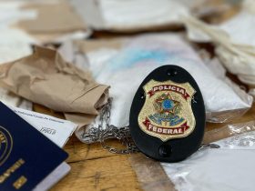 VÍDEO: PF prende passageiro com cocaína oculta no corpo no Aeroporto de Foz do Iguaçu