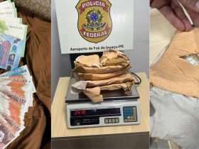 PF prende passageira com cocaína presa ao corpo no aeroporto de Foz do Iguaçu
