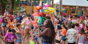 Samba e canja fecham carnaval em Foz do Iguaçu nesta terça, 13