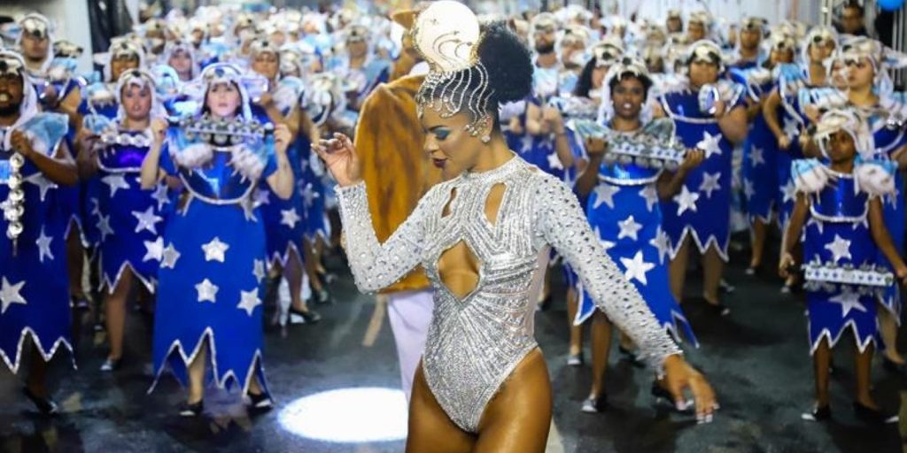 Bares e Casas Noturnas no Paraná apostam em público diferenciado para movimentar o caixa no carnaval 2024 1 Bares e Casas Noturnas no Paraná apostam em público diferenciado para movimentar o caixa no carnaval 2024