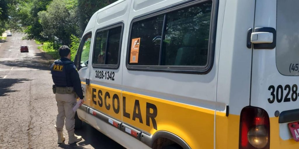 PRF intensifica fiscalização em transportes escolares durante Volta às Aulas 2024 em Foz do Iguaçu 1 PRF intensifica fiscalização em transportes escolares durante Volta às Aulas 2024 em Foz do Iguaçu