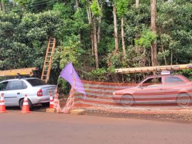 Troca de postes deixa moradores de 3 bairros de Foz sem sinal de internet