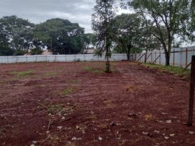 Após notificação da prefeitura, empresa retoma construção da Escola Lucia Marlene Nieradka em Foz