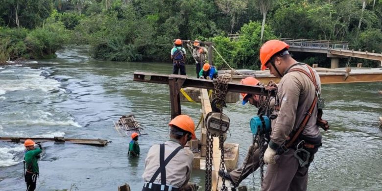 Obras para reconstrução da passarela argentina da Garganta do Diabo estão em ritmo acelerado