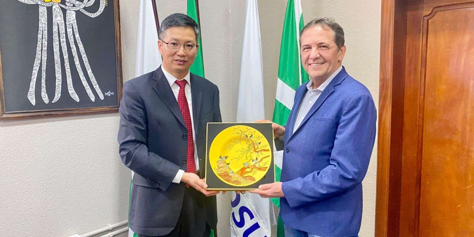 Delegação chinesa visita Foz do Iguaçu para fortalecer laços comerciais e turísticos