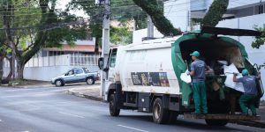 Empresas de Foz devem fazer o descarte correto dos resíduos recicláveis e não recicláveis