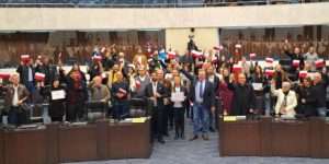 Assembleia celebra o aniversário de São João Paulo II e homenageia instituições cristãs