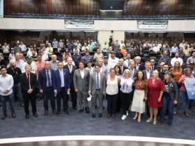 Ricardo Barros apoia iniciativas para impulsionar produção leiteira no Paraná