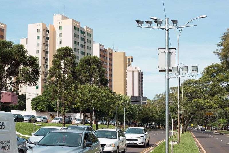 Após fim do contrato, Foztrans retira equipamentos de fiscalização de várias ruas da cidade
