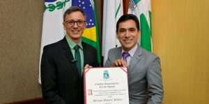 Diretor da Unioeste, Sérgio Fabriz, é Cidadão Honorário de Foz do Iguaçu
