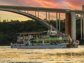 Celebre o Dia dos Namorados com passeio romântico a bordo do Kattamaram II