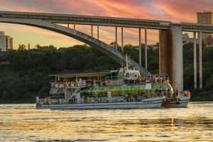 Celebre o Dia dos Namorados com passeio romântico a bordo do Kattamaram II