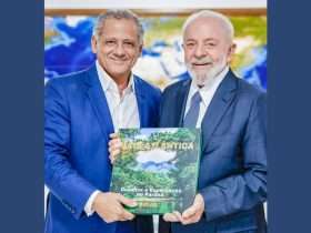 Lula recebe livro Mata Atlântica e recorda viagens ao litoral do Paraná