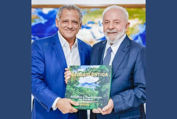 Lula recebe livro Mata Atlântica e recorda viagens ao litoral do Paraná