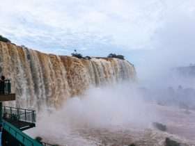 Mais de 86,4% dos estrangeiros que visitaram o Paraná em 2024 foram às Cataratas