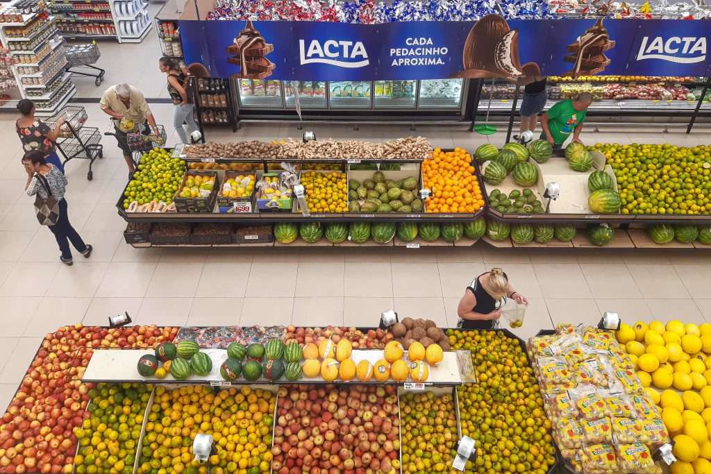 Preços de alimentos e bebidas no Paraná têm segunda queda consecutiva em agosto 1 prateleiras supermercado foto rdziura 130443