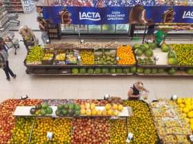 prateleiras supermercado foto rdziura 130443
