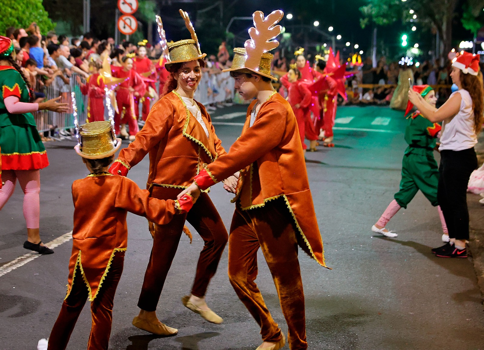 Mais de 130 mil pessoas visitaram o Natal da Família – Itaipu Mais que Energia 1 parada de natal
