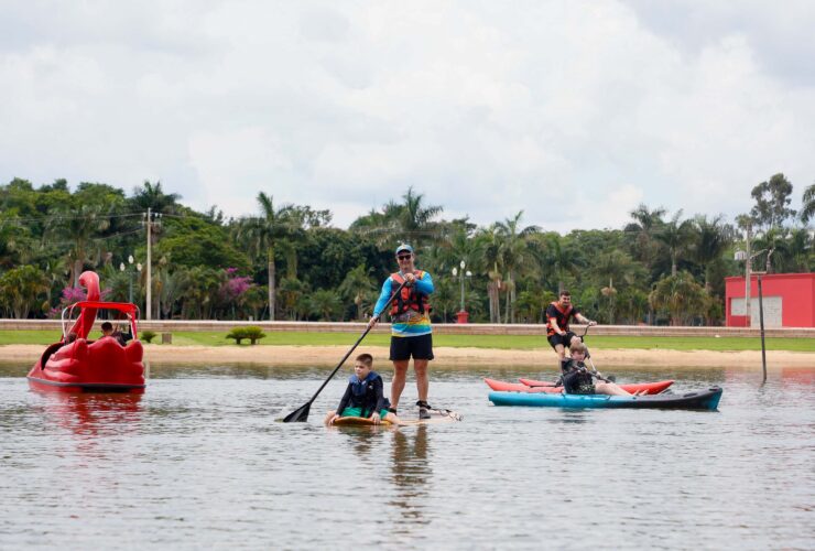 No Oeste do Paraná, turistas curtem praias de água doce e tranquilidade neste verão