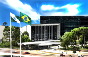 Diferentes entidades ocuparam a tribuna para sugerir mudanças no Plano Nacional de Educação. Foto: Pedro de Oliveira/Alep