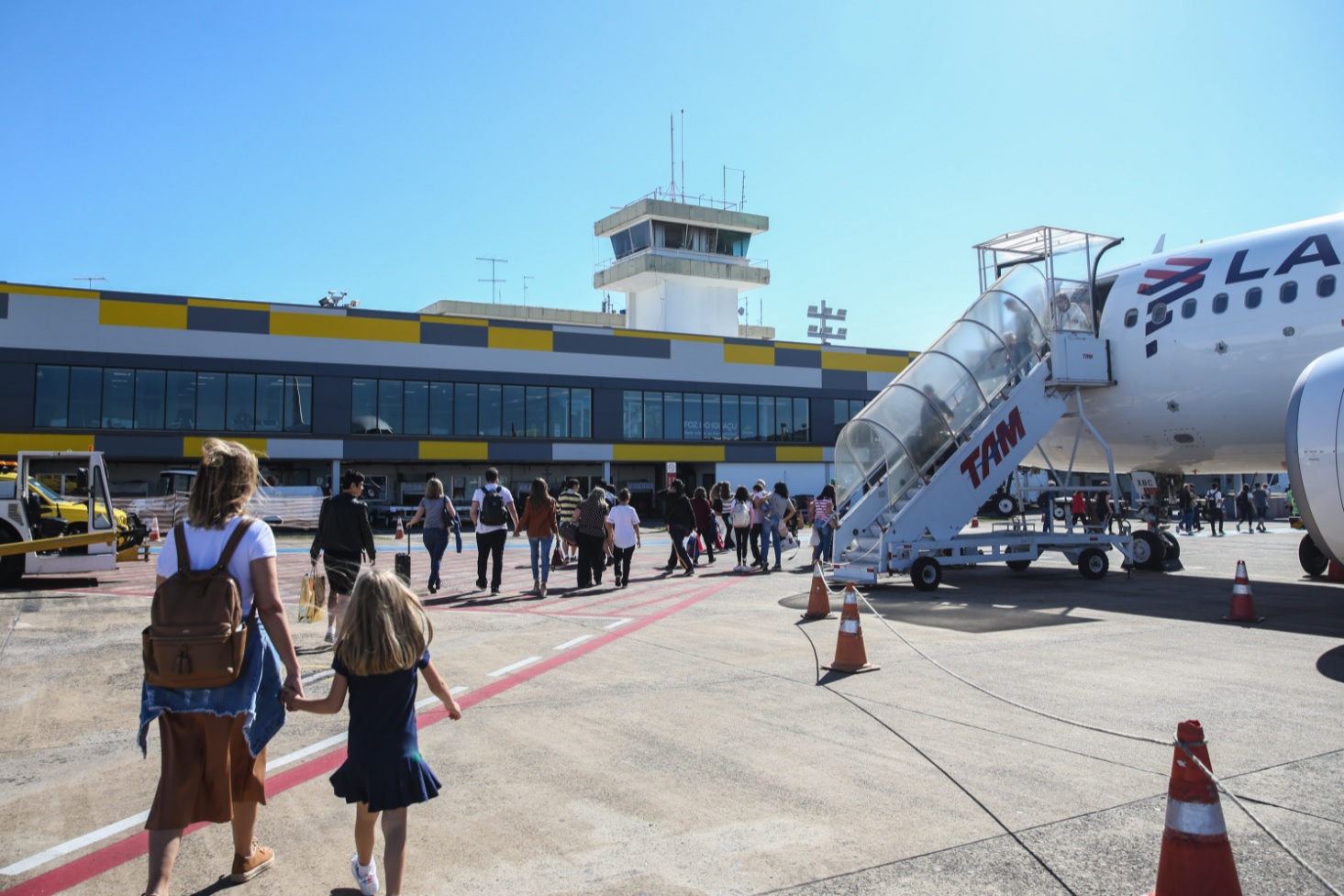 Aeroporto Foz do Iguacu Patio Passageiros LATAM 21061201