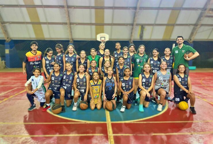 Equipe feminina sub-12 da ABASFI. Foto: Divulgação/ Ecovoix