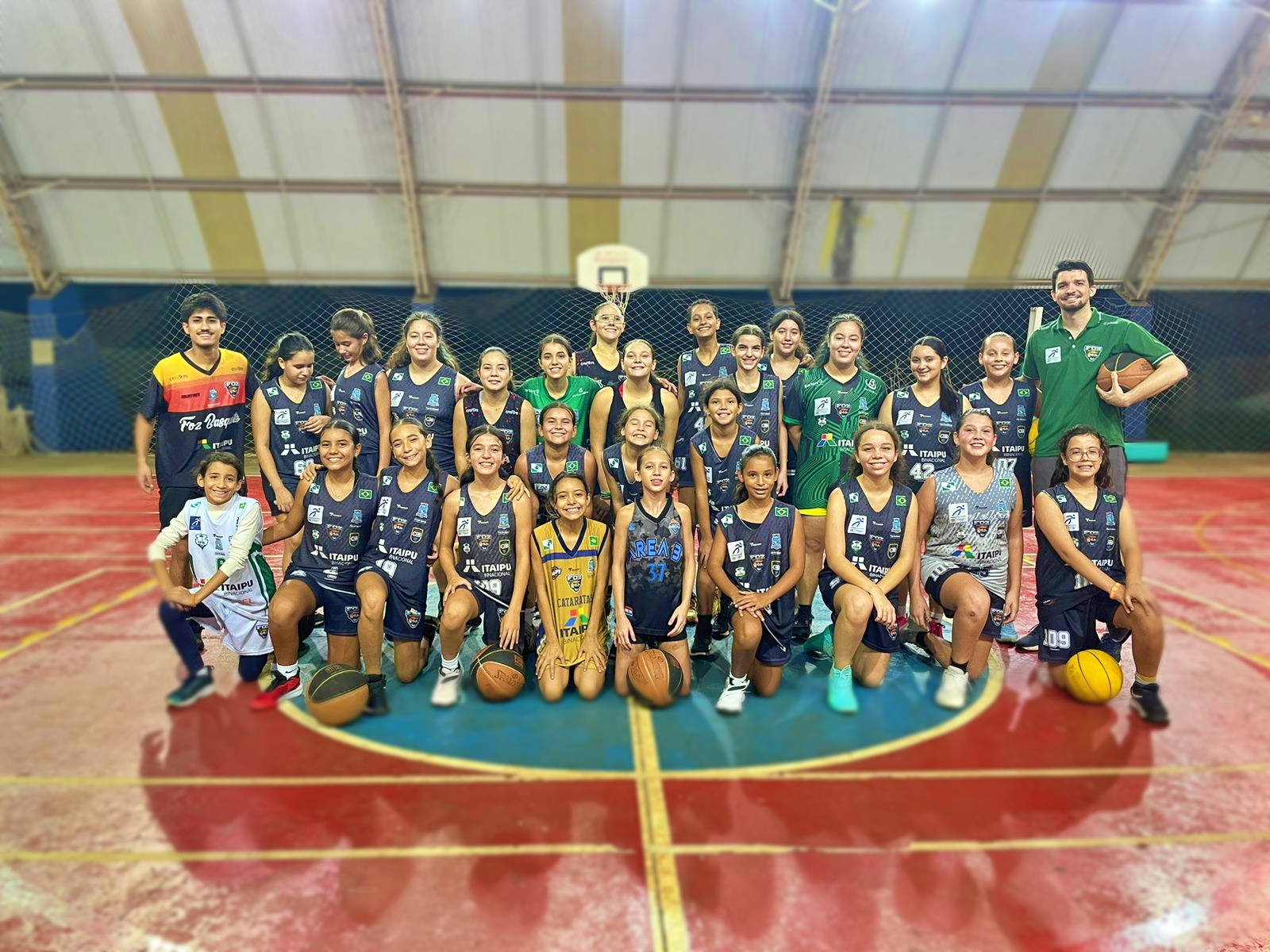Equipe feminina sub-12 da ABASFI. Foto: Divulgação/ Ecovoix