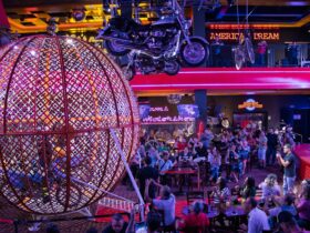 O Dreams Motor Show é um espaço de exposição de motocicletas com bar e restaurante e, conta com uma estrutura completa para eventos. Foto: Divulgação