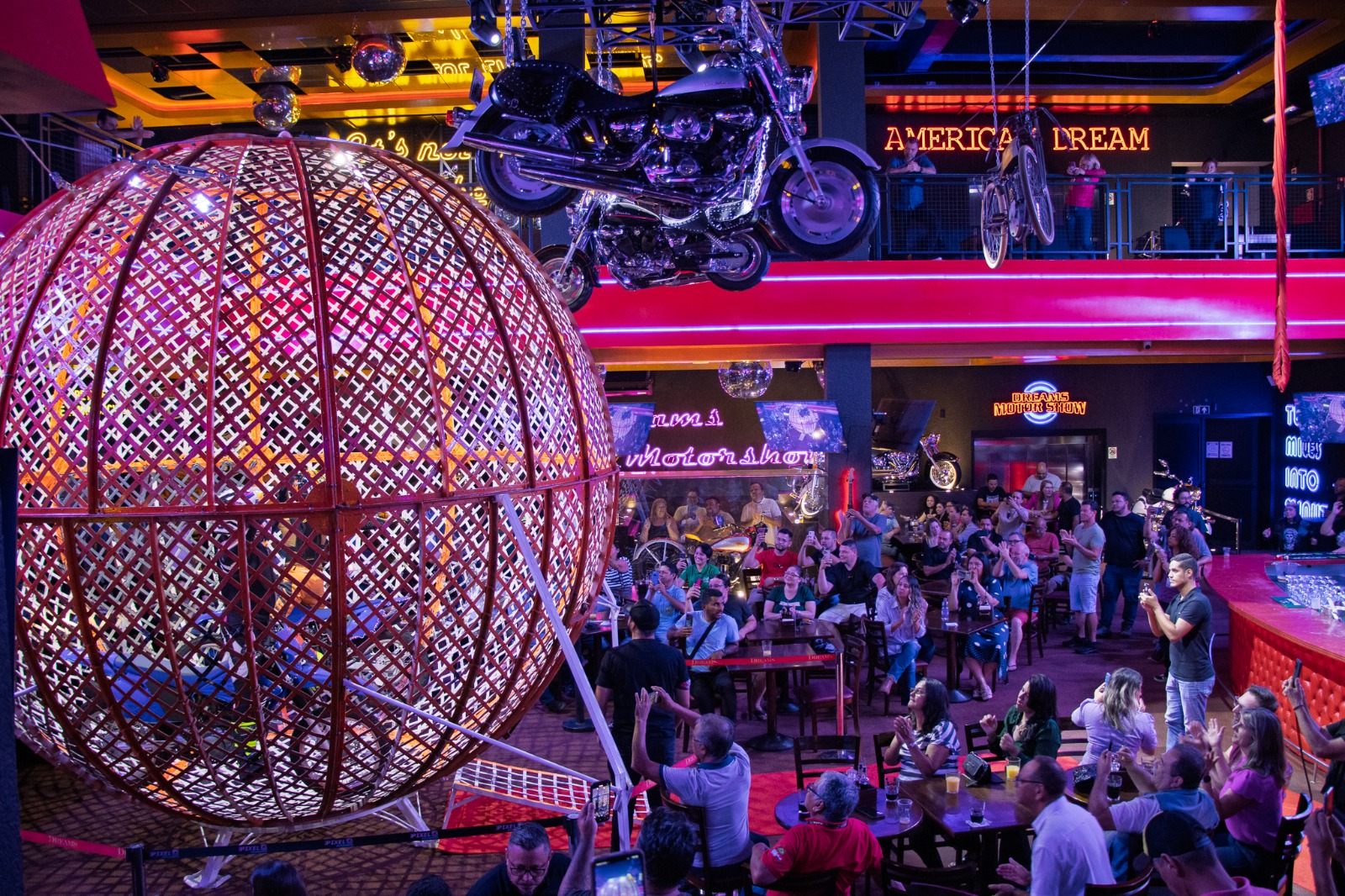 O Dreams Motor Show é um espaço de exposição de motocicletas com bar e restaurante e, conta com uma estrutura completa para eventos. Foto: Divulgação