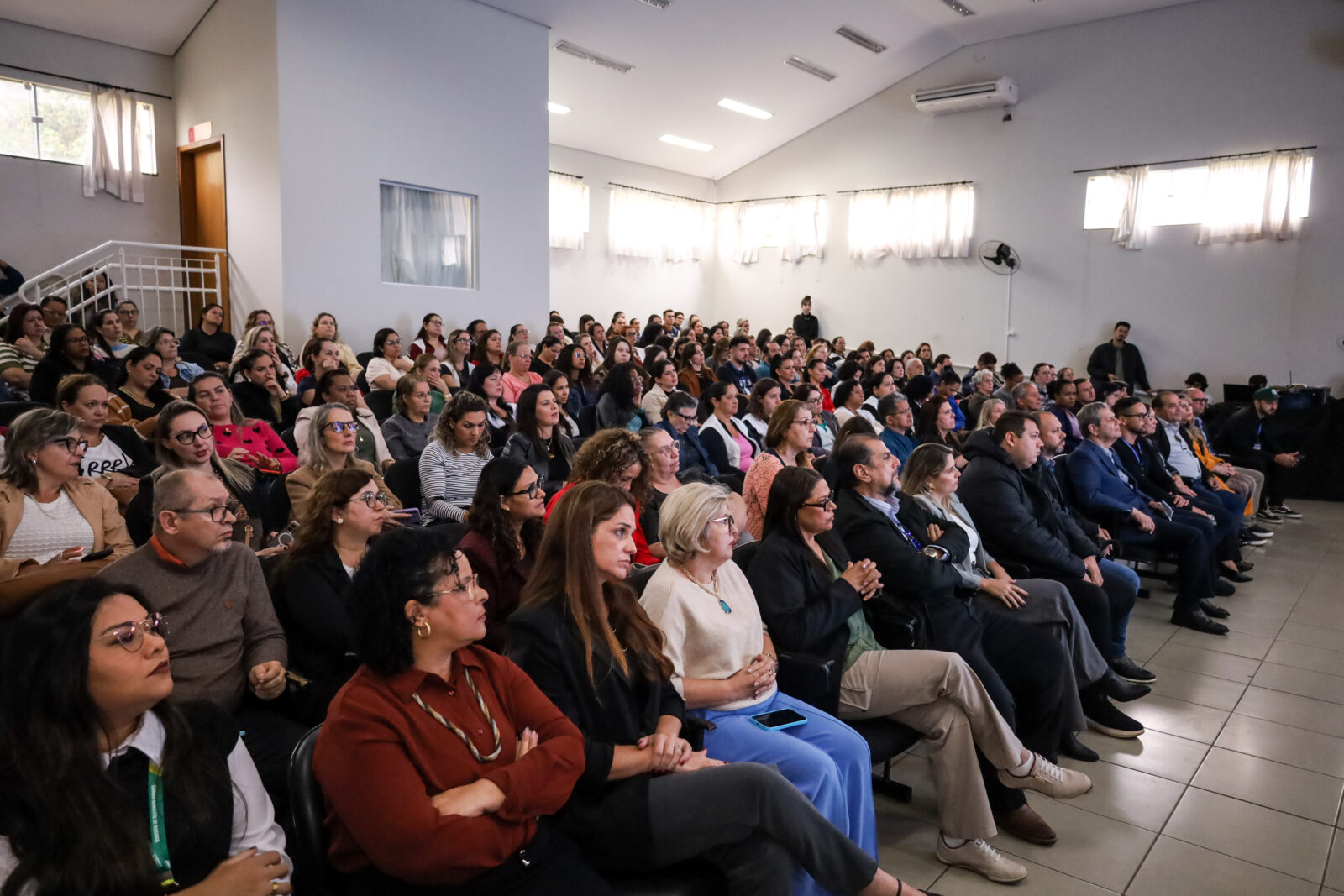 Lançamento reuniu diversos profissionais da Secretaria de Educação. Foto: Rafael Macri / PMM