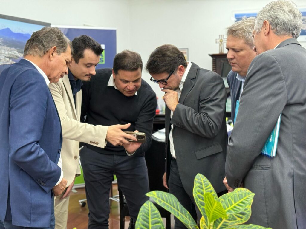 Silva e Luna e Ratinho Jr consolidam parceria de R$ 500 milhões para investimentos em Foz do Iguaçu 1 download 14