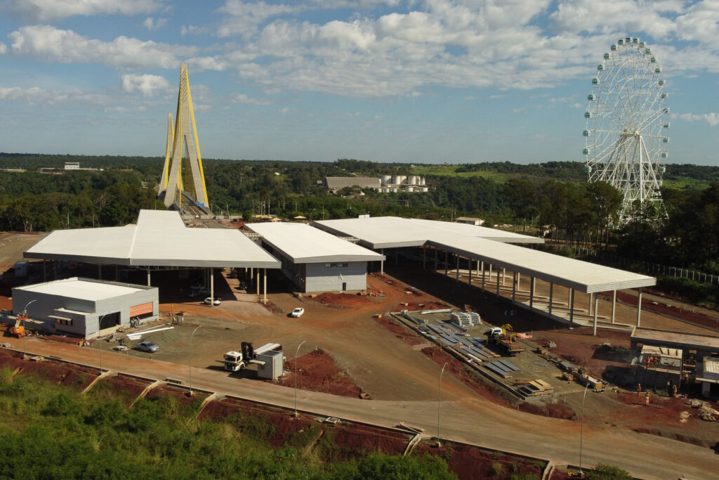 Obras da Perimetral Leste de Foz do Iguaçu chegam a 65% de execução, mostra boletim do DER/PR 2 nova aduana brasil paraguai