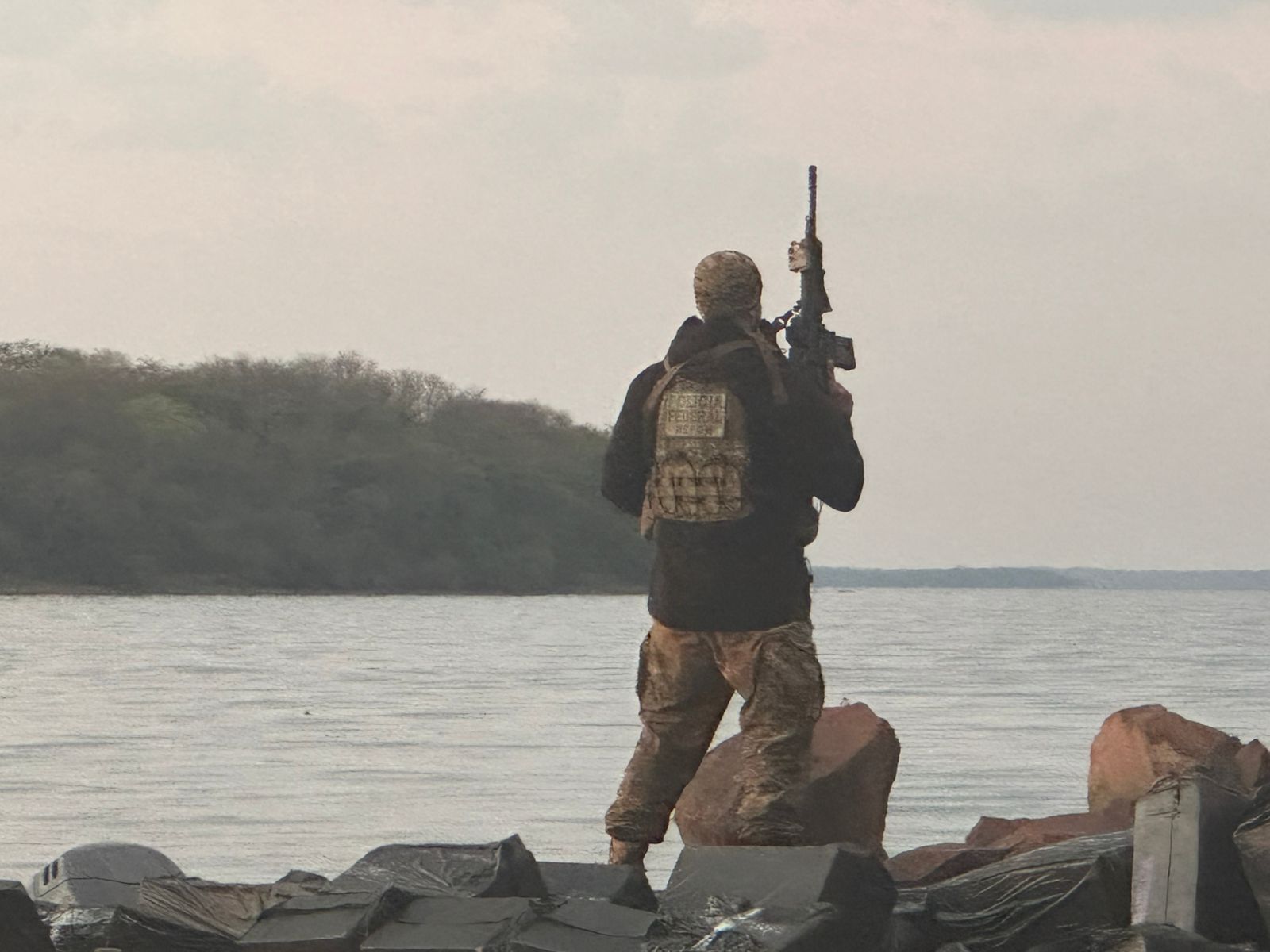 cigarro no lago