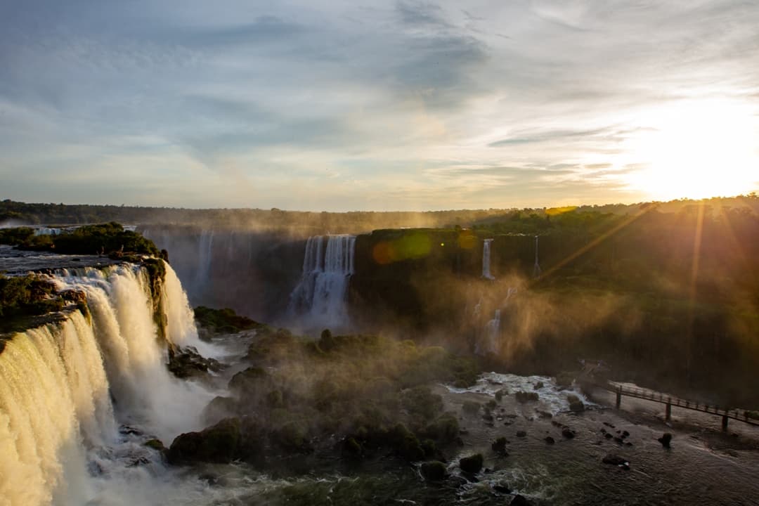 Paraná terá fim de semana quente antes da chegada de uma nova frente fria, prevê Simepar 1 por do sol nas cataratas 7