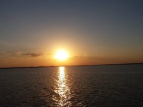 sunset foz do iguacu lago de itaipu