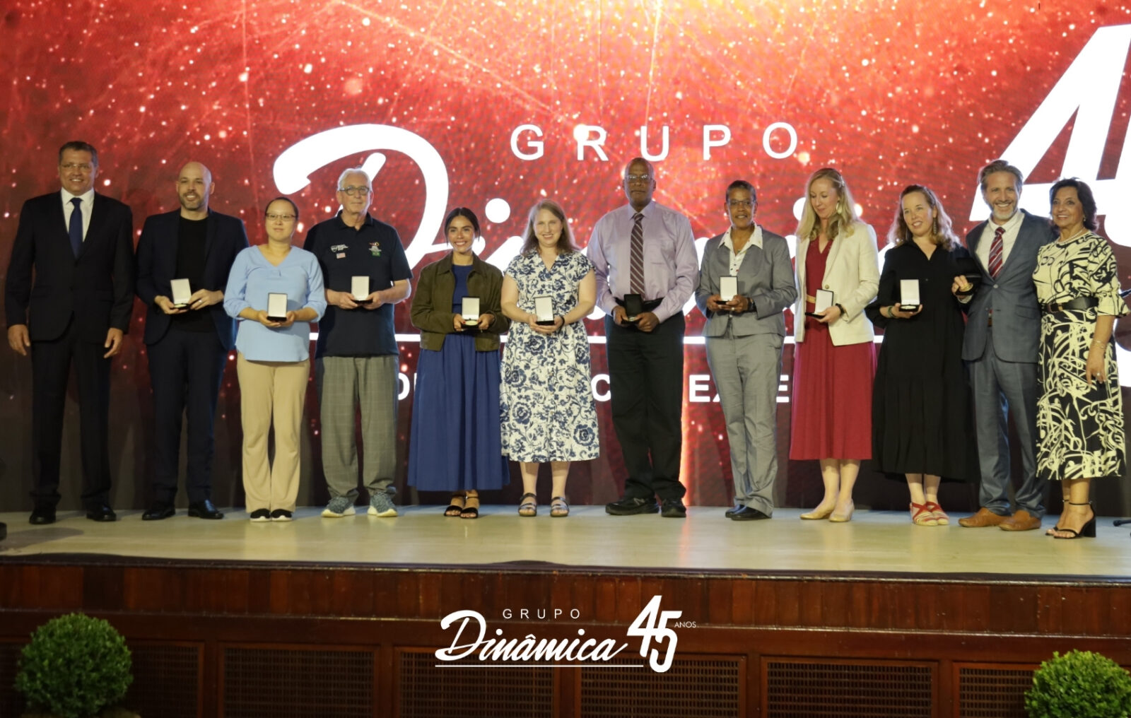 Grupo Dinâmica celebra 45 anos de história em grande evento de muita emoção 1 5