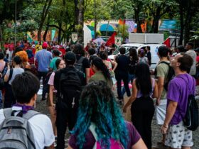 Ato publico em Foz do Iguacu pede o fim da jornada 6 por 1