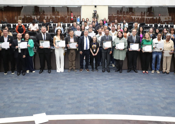 Professores de Educação Física das APAEs são homenageados em Sessão Solene na Assembleia Legislativa 1 unnamed 37
