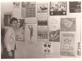 Foto 2 cartazes prisao 1