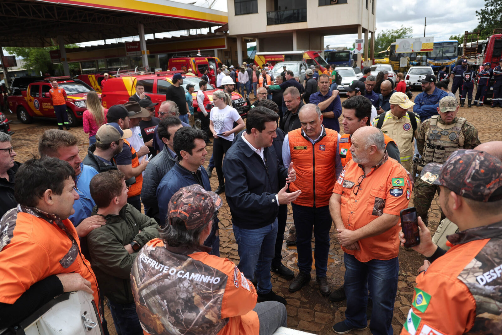 Em Rio Bonito do Iguaçu, Ratinho Junior anuncia força-tarefa para reconstrução das casas 1 IMG 9183