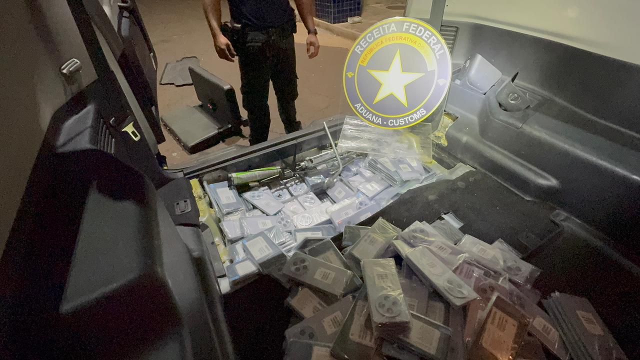 Mais de R$ 460 mil em celulares, eletrônicos, medicamentos e outros são apreendidos na região de fronteira 1 contrabando