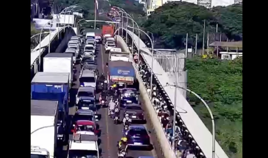 Black Friday 2025: Vídeo mostra movimento intenso na Ponte da Amizade, entre Foz e Ciudad del Este 1 ponte da amizade