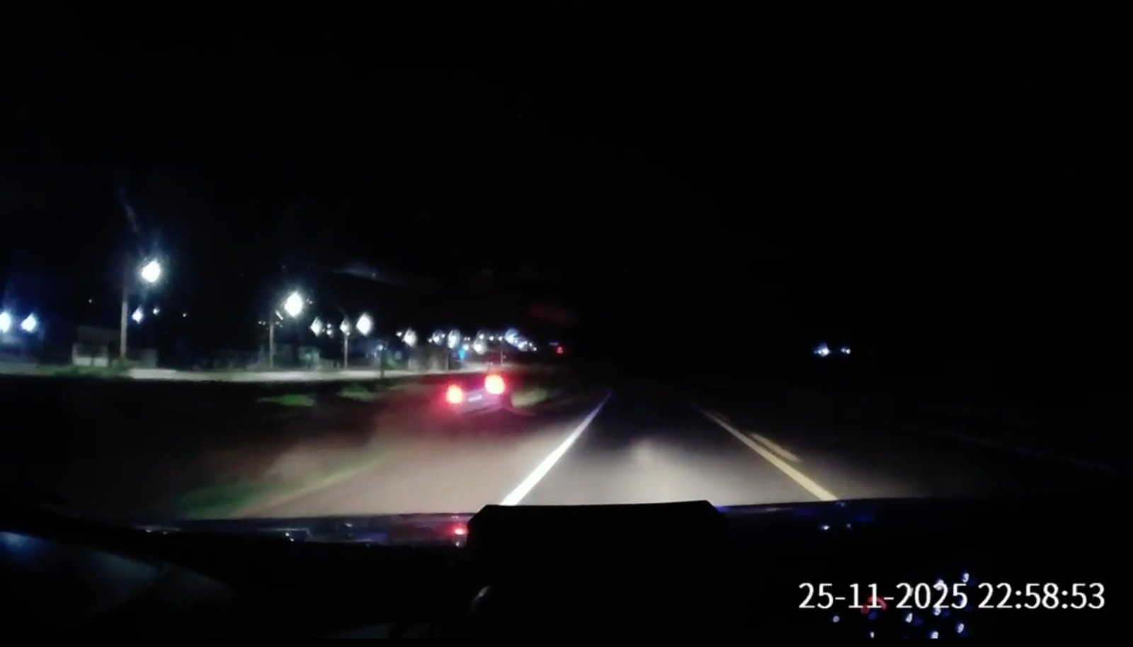 Vídeo mostra perseguição a veículo em fuga e apreensão de mais de 160 kg de maconha em Ubiratã, no Paraná 1 veiculo fuga