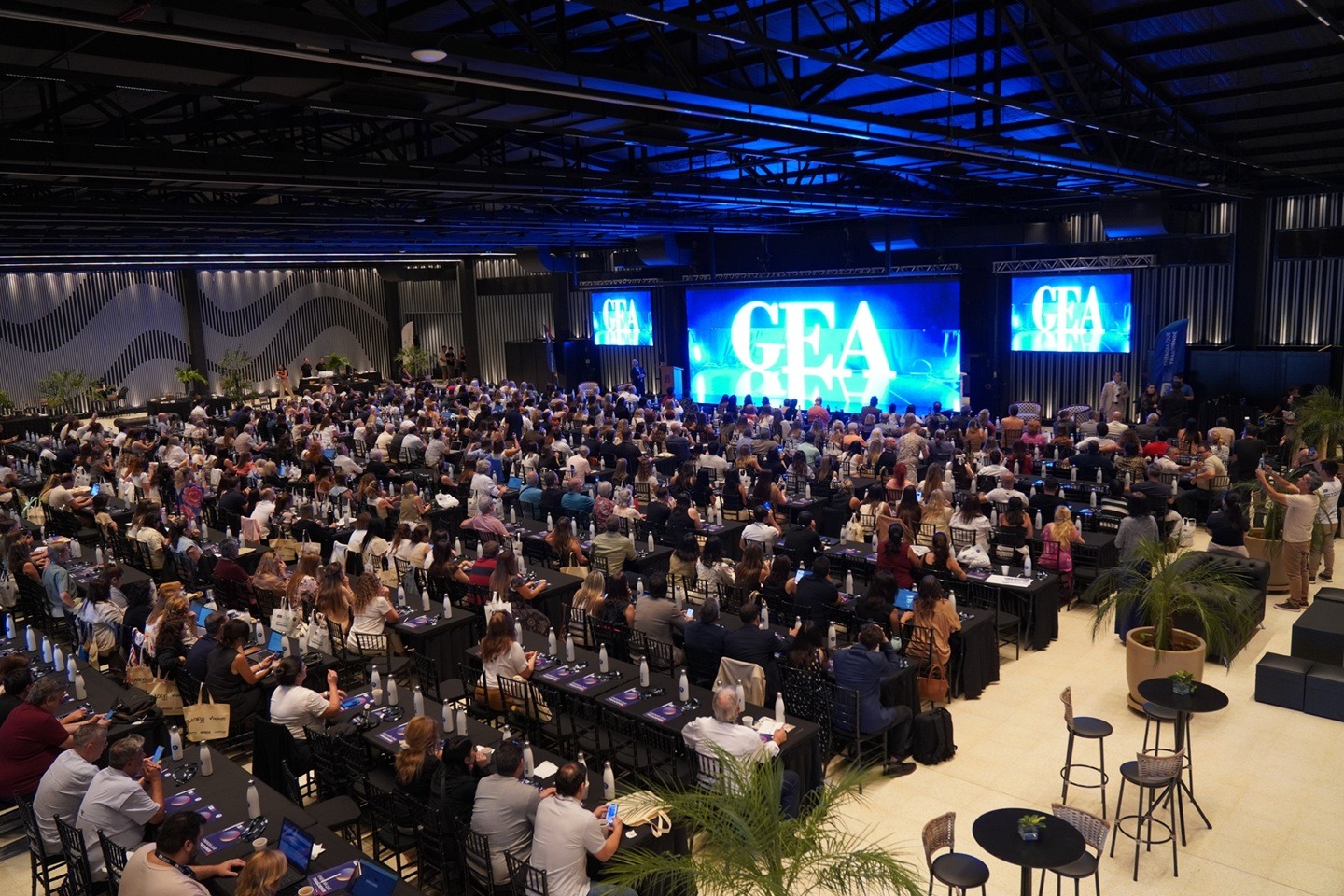 Centro de Convenções Iryapú estreia com megaevento internacional e reúne centenas de profissionais do turismo 1 Imagem do WhatsApp de 2025 12 10 as 11.26.52 8bd87da4