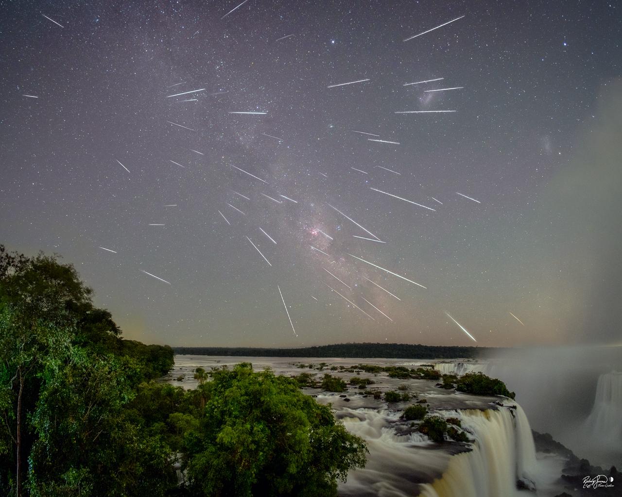 Chuva de meteoros Geminídeas ilumina o céu do Parque Nacional do Iguaçu 1 Imagem do WhatsApp de 2025 12 16 as 09.12.54 6cd2e474