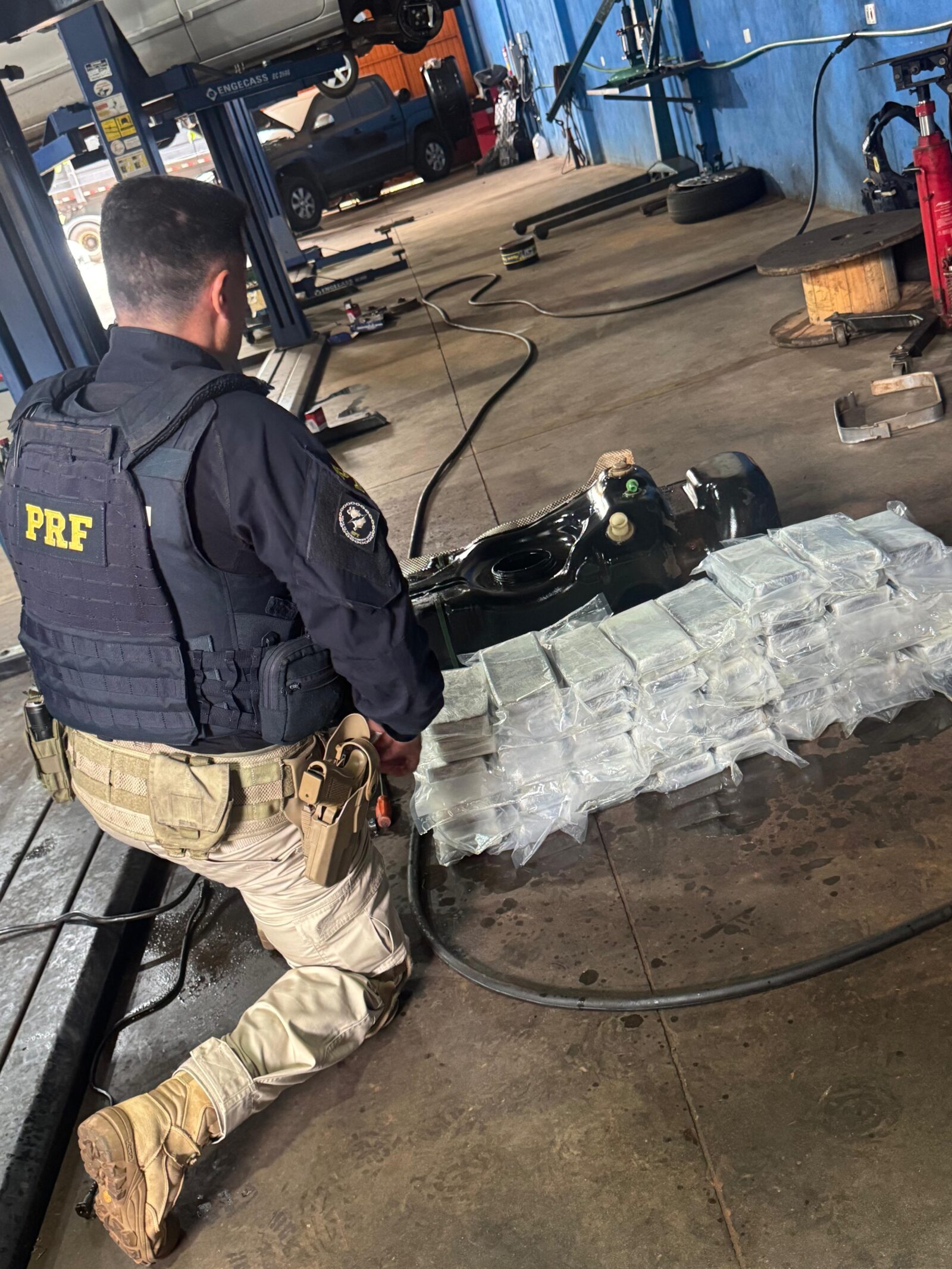 Casal apreendido em Palotina transportava mais de 53 kg de cocaína no tanque de caminhonete paraguaia 1 cocaina veiculo