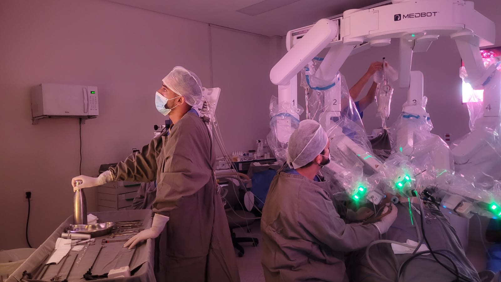 AD633562 A121 4EC6 A37A CD34EC0F158E