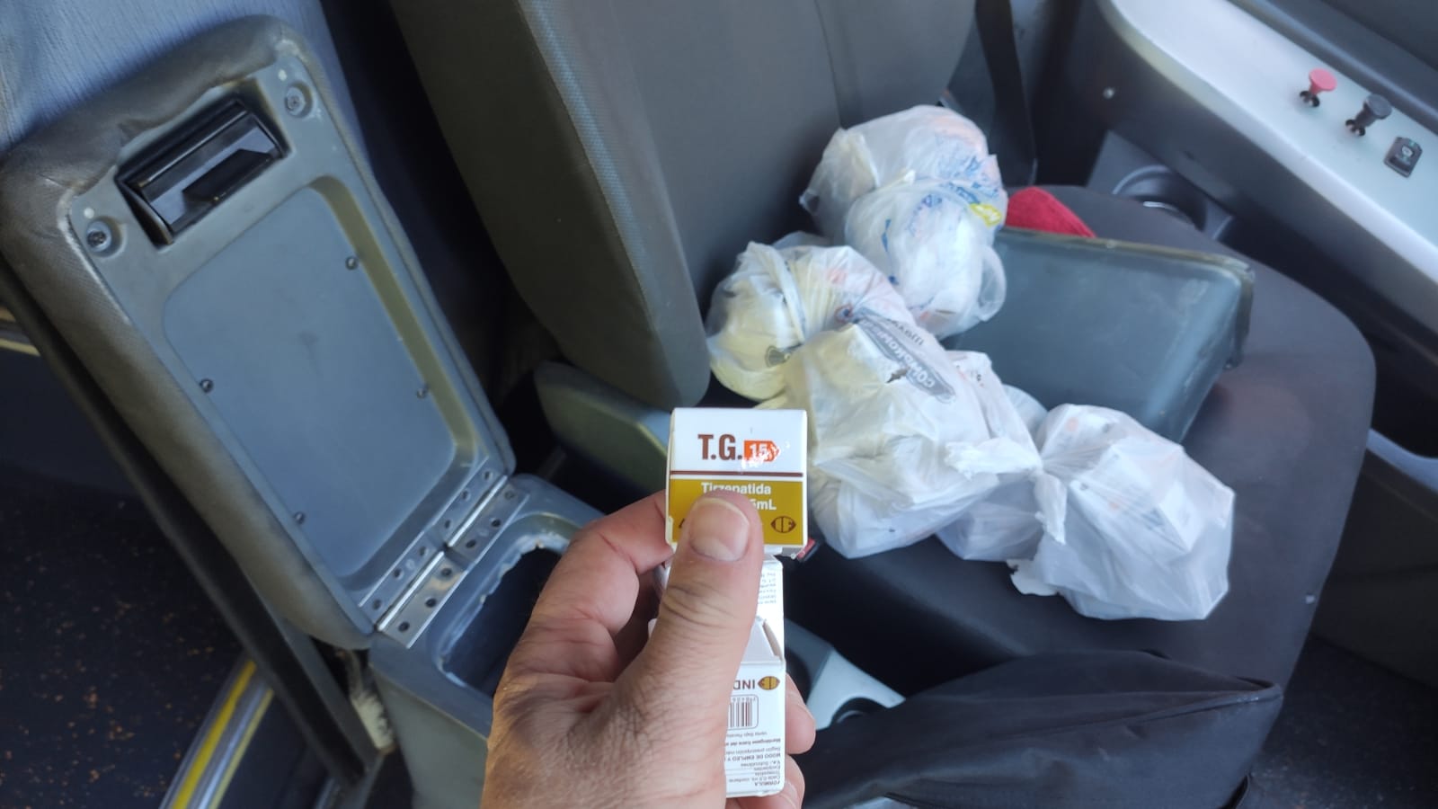 Motorista de ônibus é preso em Foz com celulares avaliados em R$ 64 mil e medicamentos contrabandeados 1 flagrante medicamento