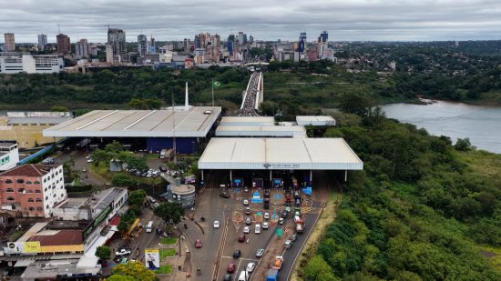 “Caminhos da Reportagem” estreia temporada 2026 com foco nos crimes da tríplice fronteira 1 Imagem aerea da fronteira Brasil Paraguai e1769913834132