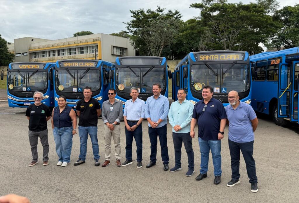 Prefeito Silva e Luna embarcou em ônibus novo do transporte coletivo urbano de Foz do Iguaçu 2 onibus foz 1